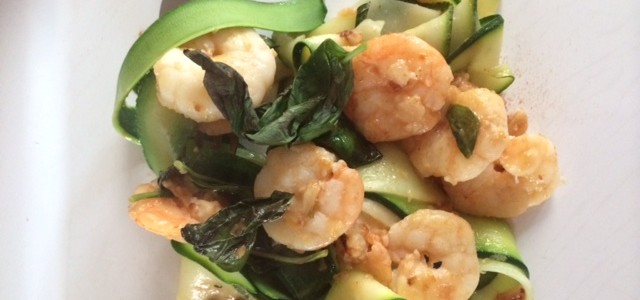 Garlic prawn, basil and lemon zucchini pasta