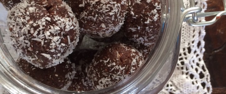 Choc, chia and cinnamon bliss balls